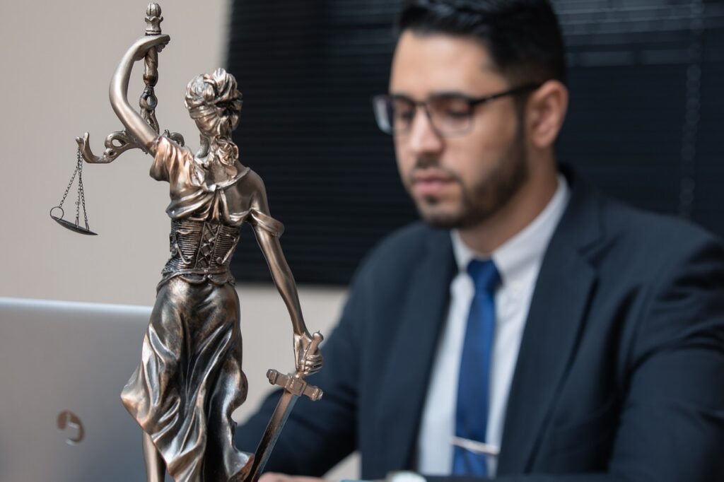 How to Choose the Best Spousal Maintenance Lawyer for Your Case