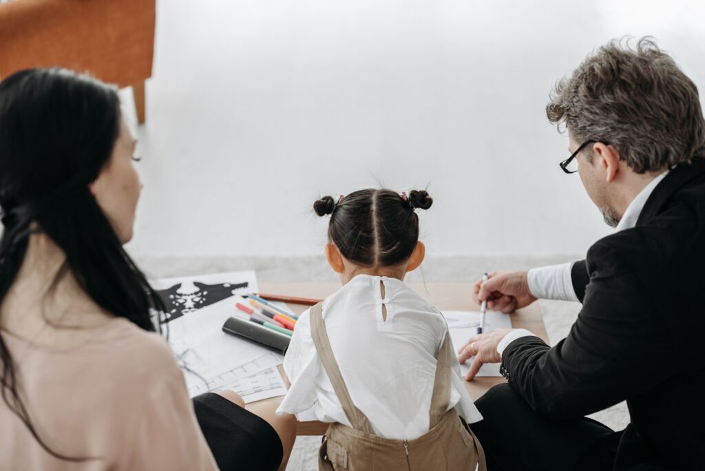 Hire Child Support Lawyers in Abu Dhabi: What to Consider First?